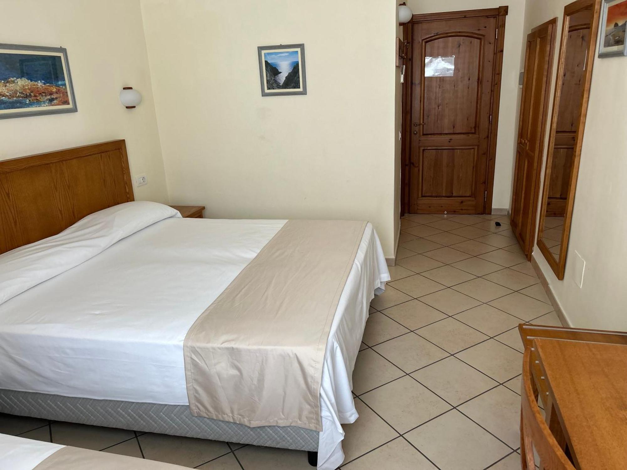 Hotel Da Raffaele Ischia Pokoj fotografie