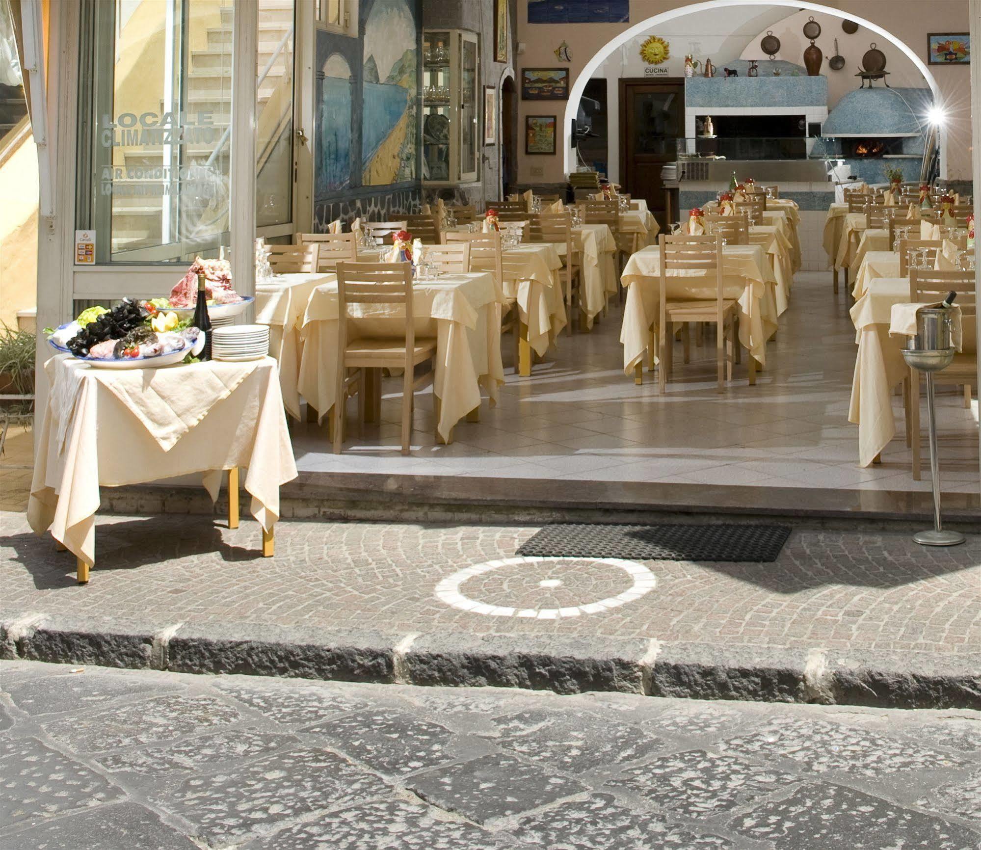 Hotel Da Raffaele Ischia Exteriér fotografie